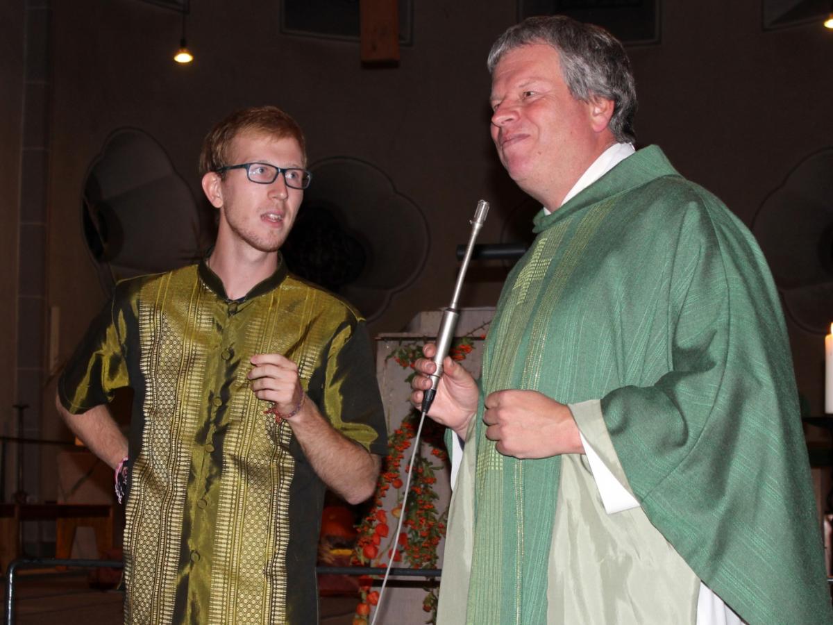 2015-09-27 Jugendmesse Kambodscha 03
