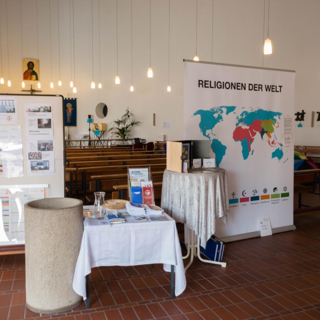 2017-05-25 _Ausstellung Wer glaubt was 001