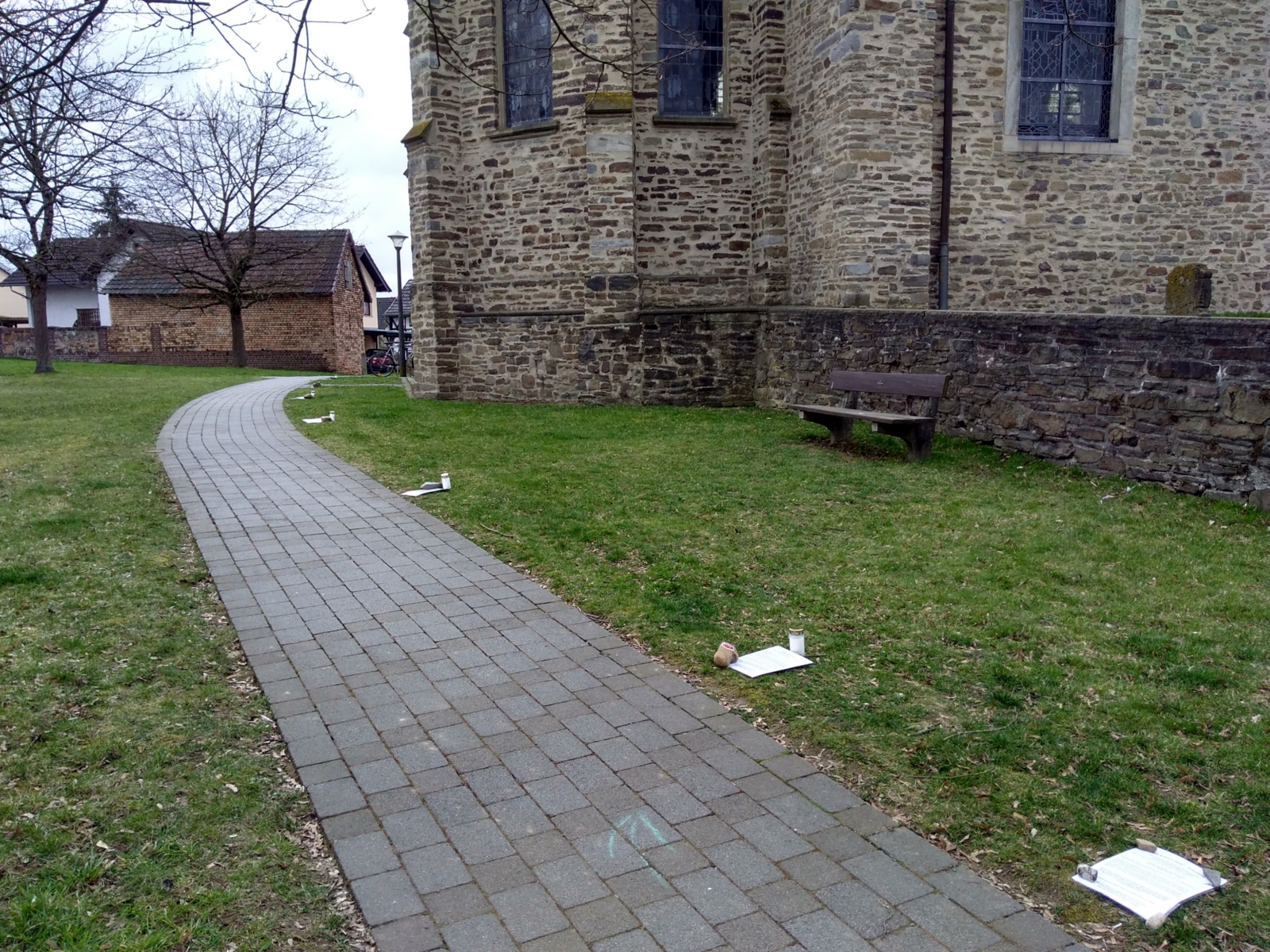 Denk-Mal_Kreuzweg_der_Jugend_St-Remigius