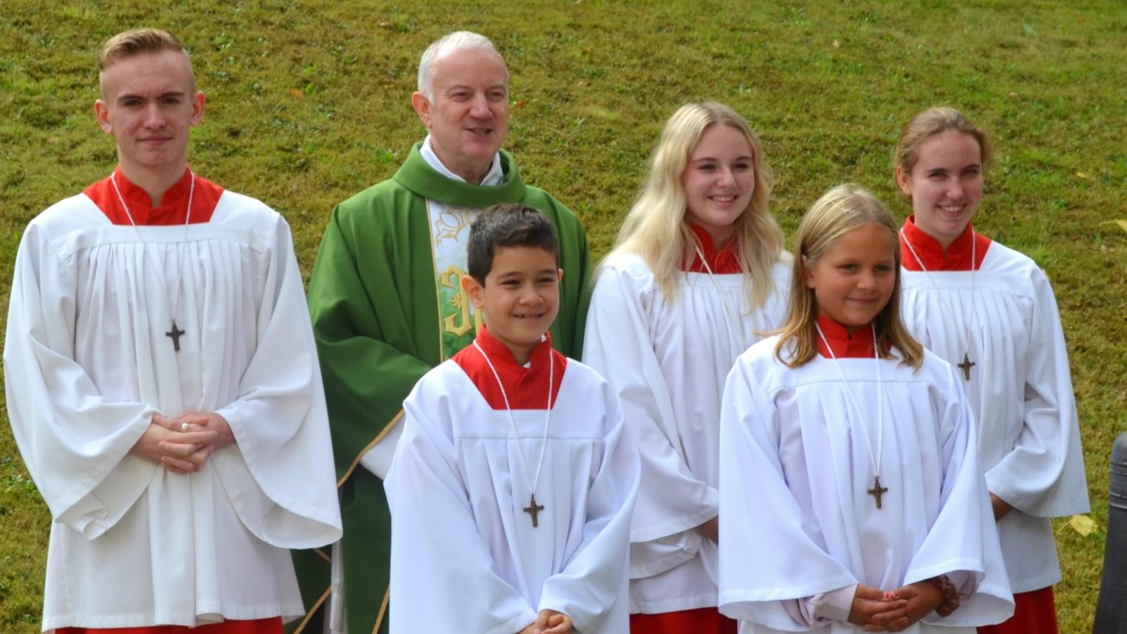 Messdienereinführung von Liam und Lina