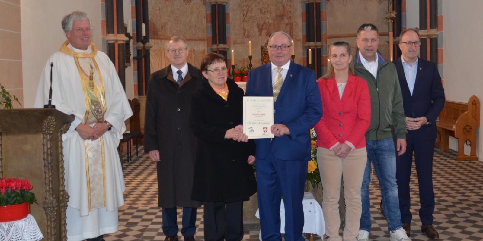 2025-11-15_Heimatnadel Benedikt Henkel