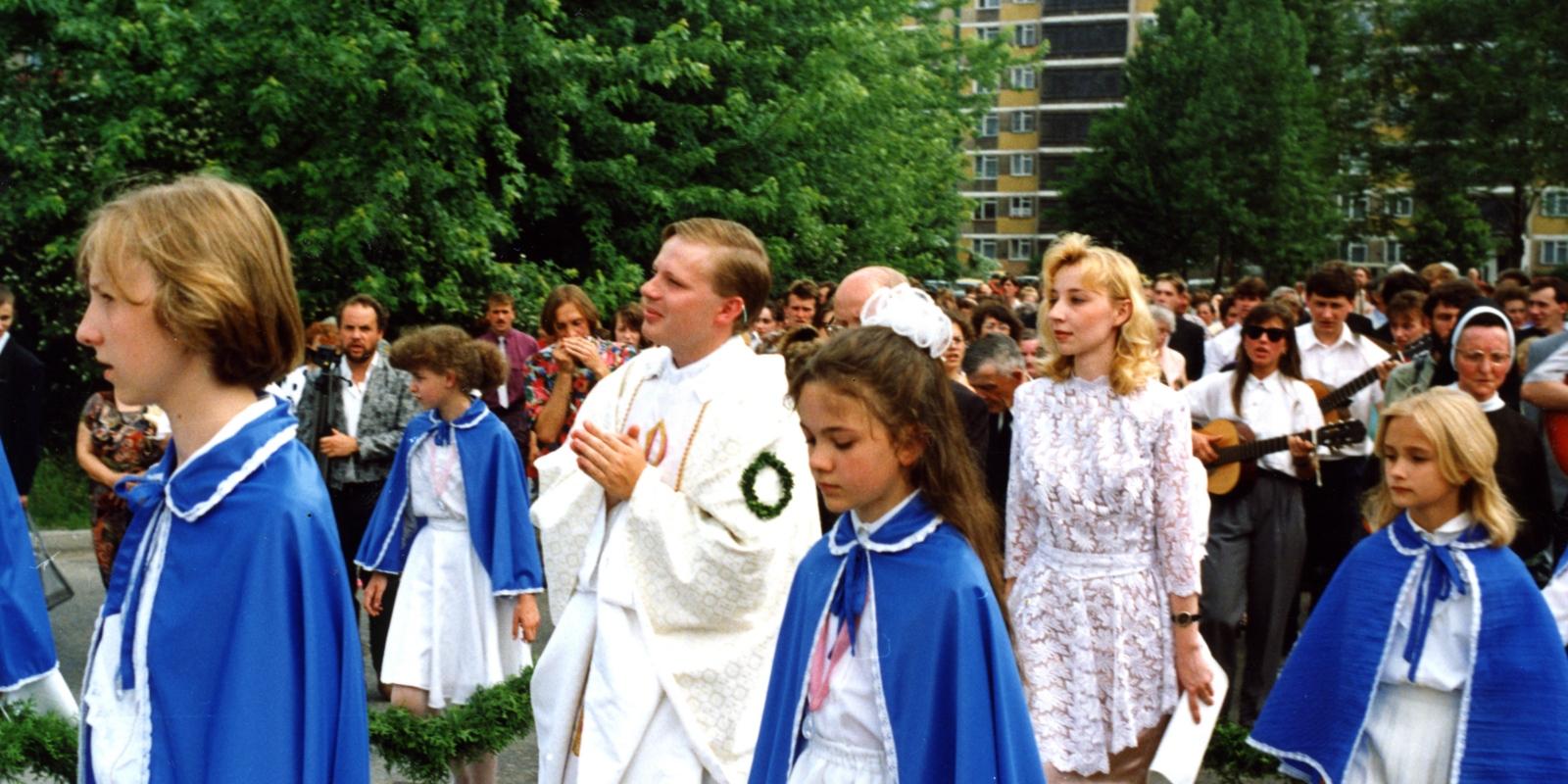 1992-06 Priesterweihe Romek Hosz 01