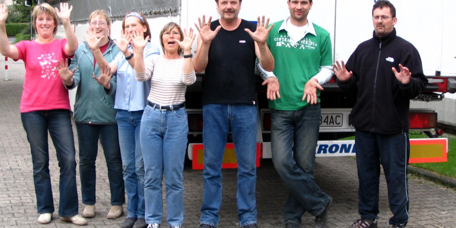 2005-09-28 AKP LKW laden09